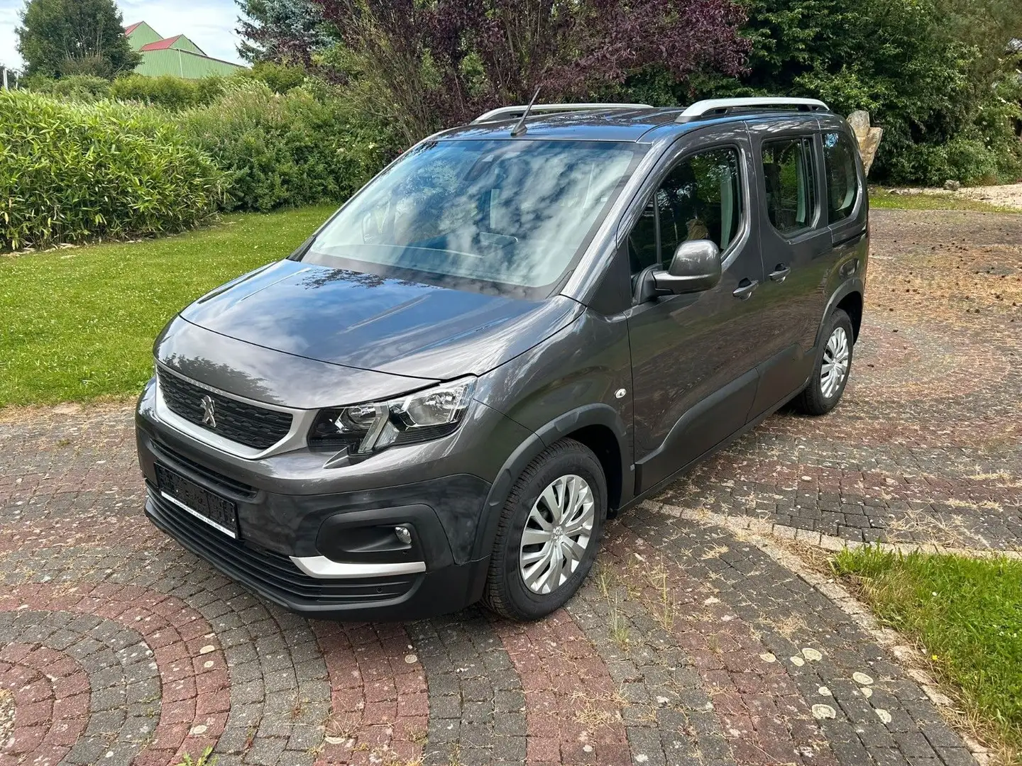 Peugeot Rifter Active 1,5L Blue HDI L1*PDC vo+hi Grau - 1