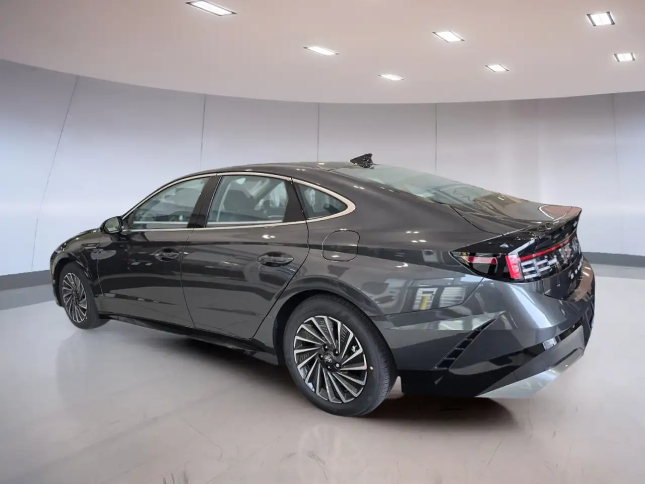 Hyundai SONATA снимка Hyundai SONATA