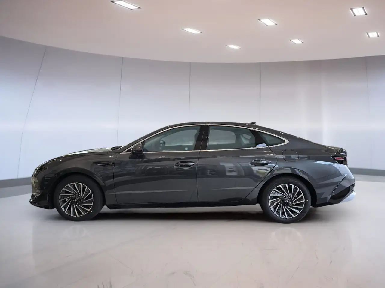 Hyundai SONATA снимка Hyundai SONATA