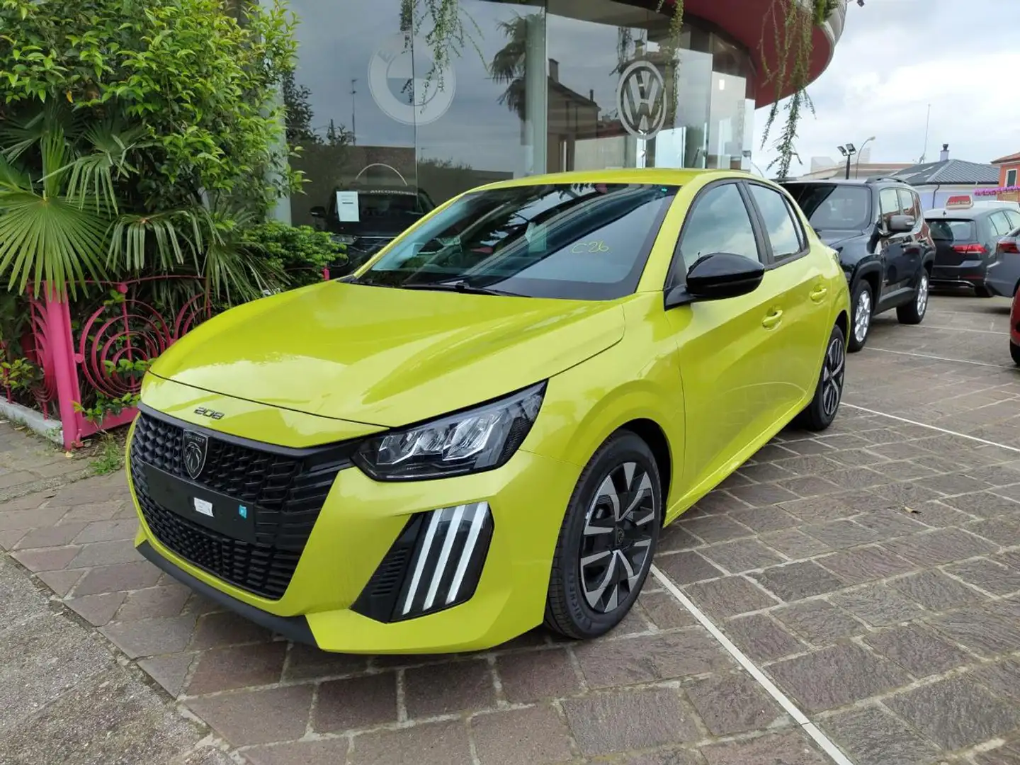 Peugeot 208 1.2 Hybrid Style100 CV e-dcs Amarillo - 1