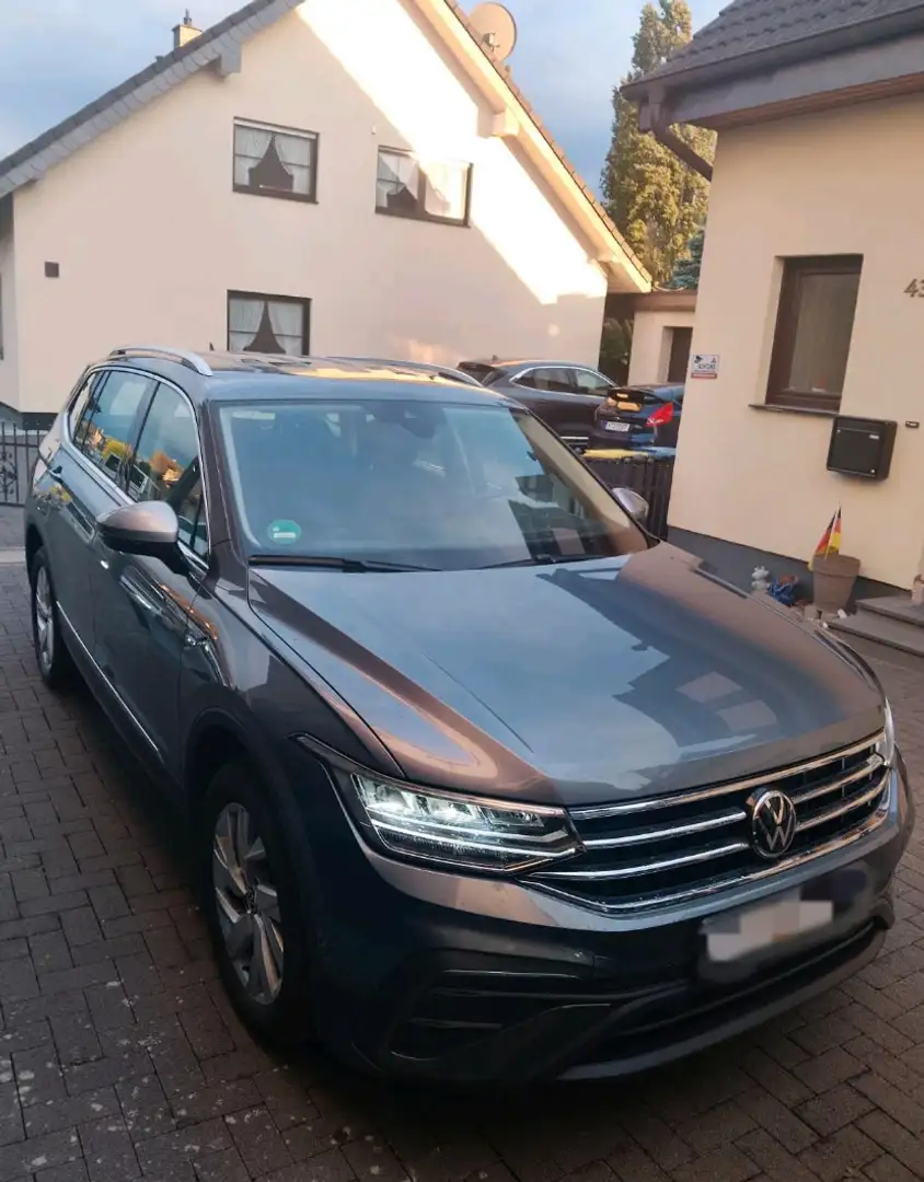 Volkswagen Tiguan Allspace 7 Sitzer - 2