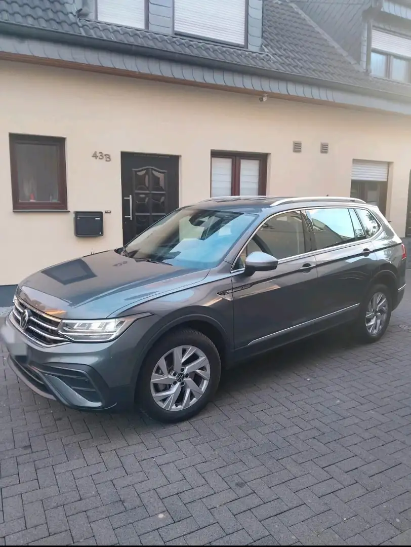 Volkswagen Tiguan Allspace 7 Sitzer - 1