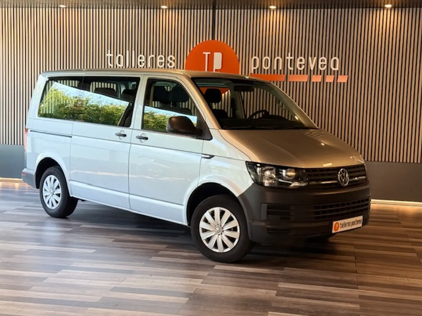 Volkswagen Transporter Kombi 2.0TDI SCR BMT 75kW Grijs - 1