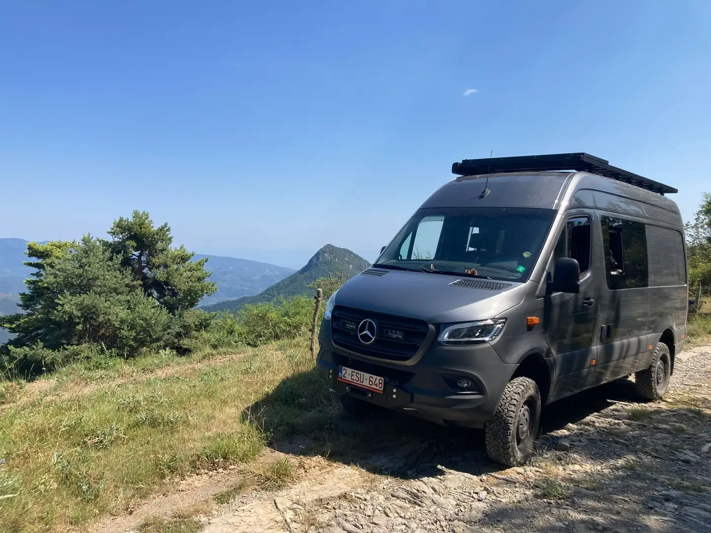 Mercedes-Benz Sprinter 4x4, Monkey Van 4x4 Gris - 1