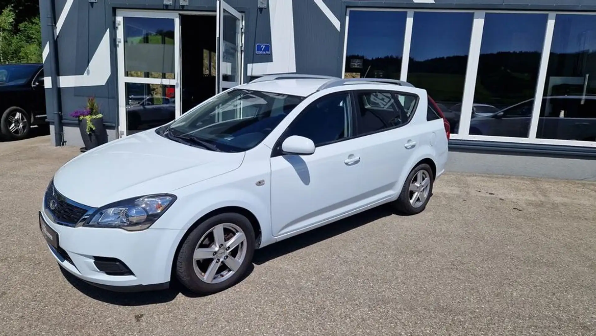 Kia Ceed SW / cee'd SW CRDI Cool Surf&Drive Blanc - 2
