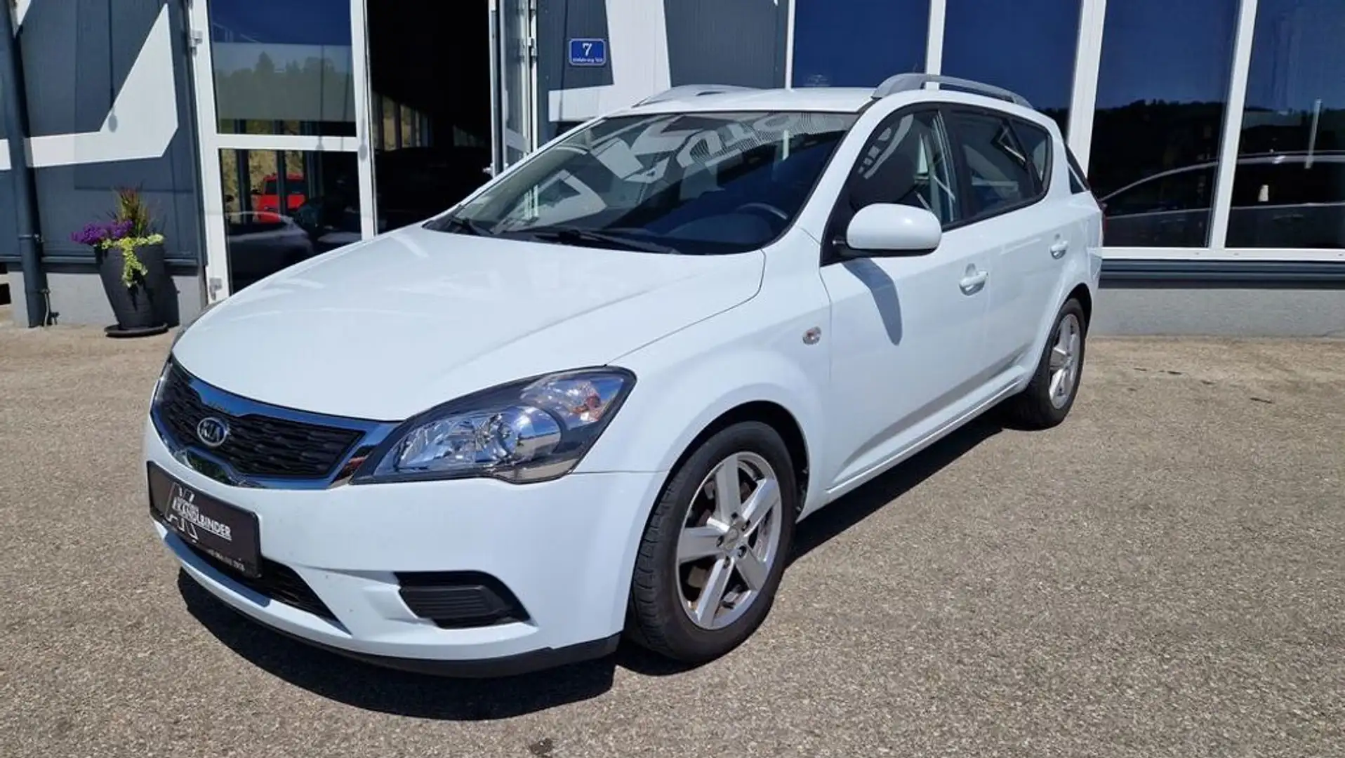 Kia Ceed SW / cee'd SW CRDI Cool Surf&Drive Blanc - 1