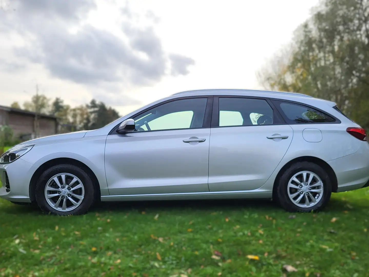 Hyundai i30 WGN 1.0 T-GDI 120 TWIST Argent - 2