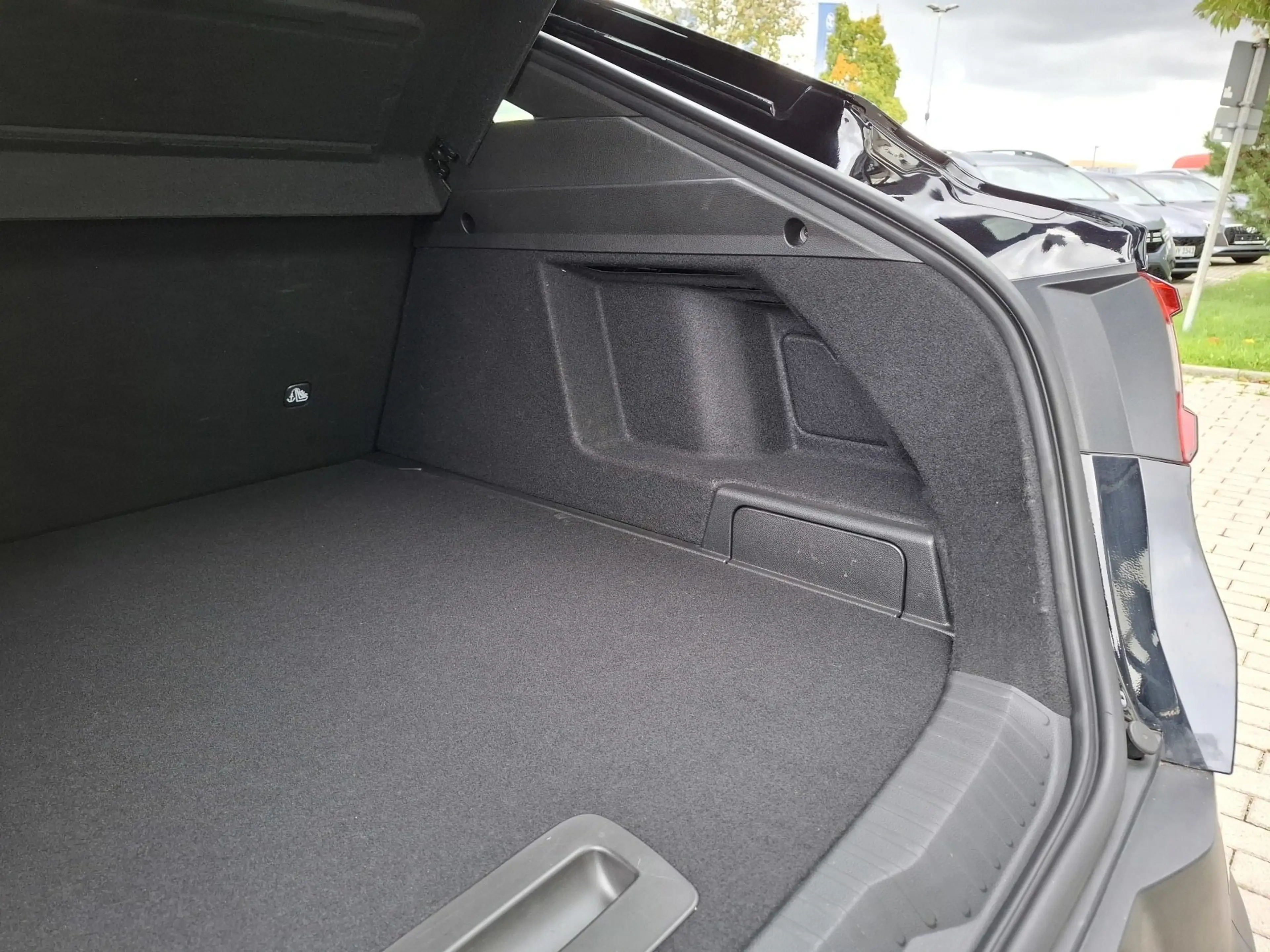 Renault Arkana E-TECH engineered hybrid 145 — photo 13
