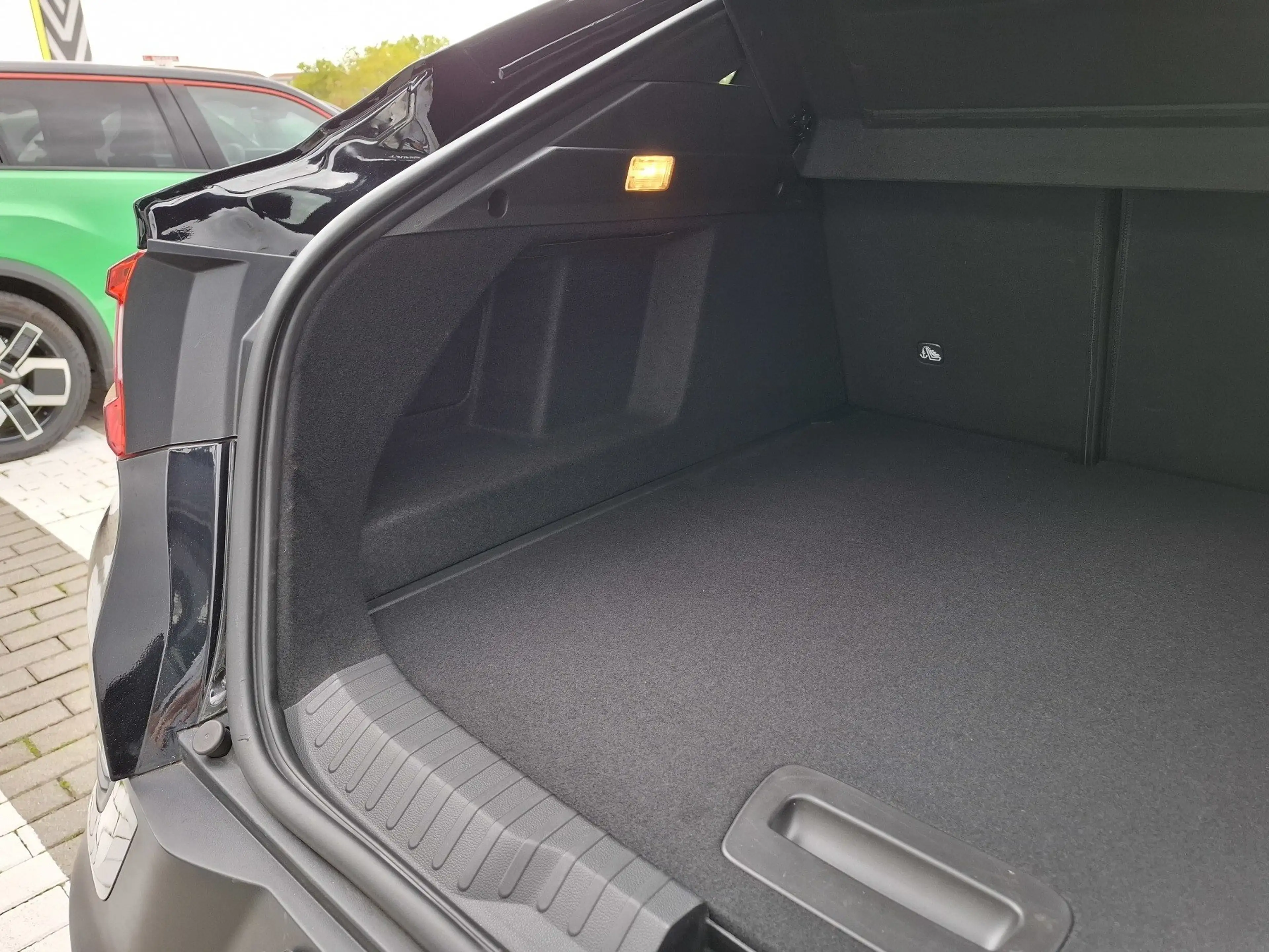 Renault Arkana E-TECH engineered hybrid 145 — photo 12