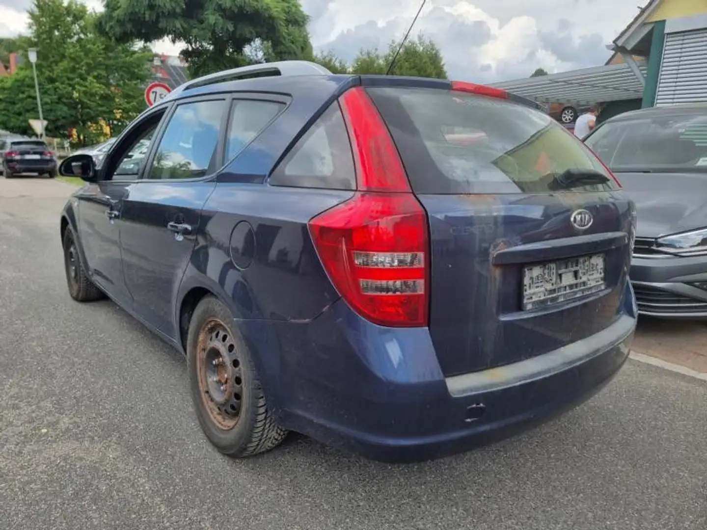 Kia Ceed / cee'd SW 1.6 CRDi 115PS EX TÜV 06/2026 Blau - 2