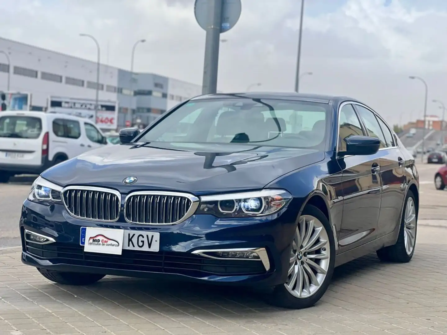 BMW 530 530dA (4.75) Bleu - 1