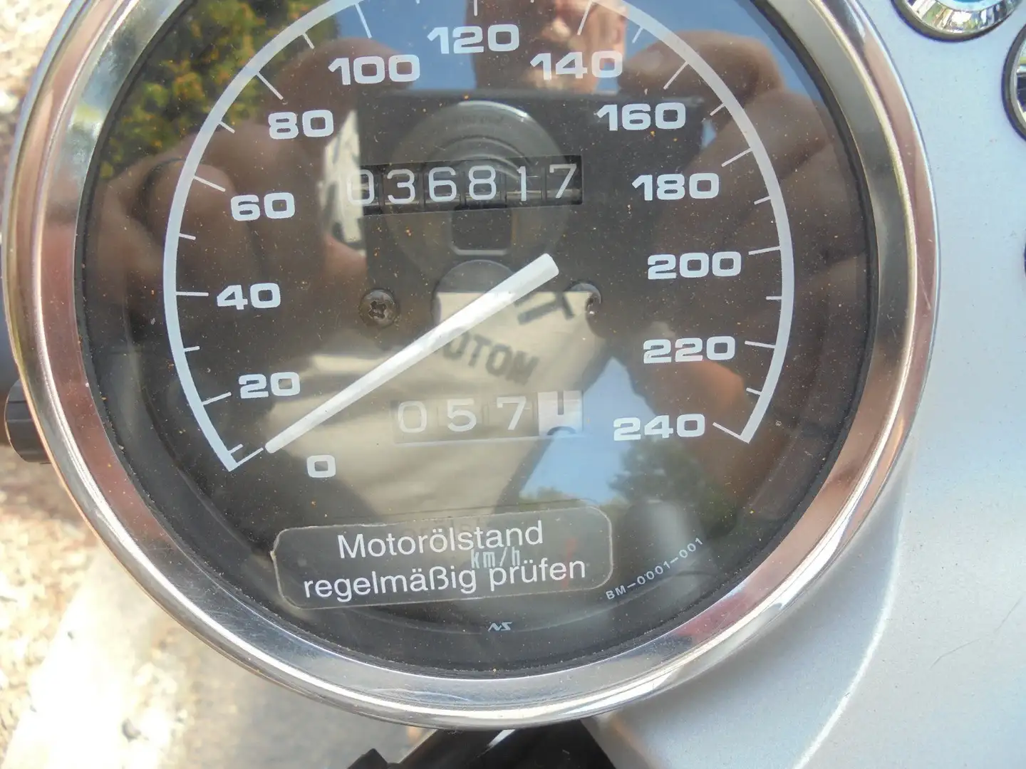 BMW R 850 R Stříbrná - 2