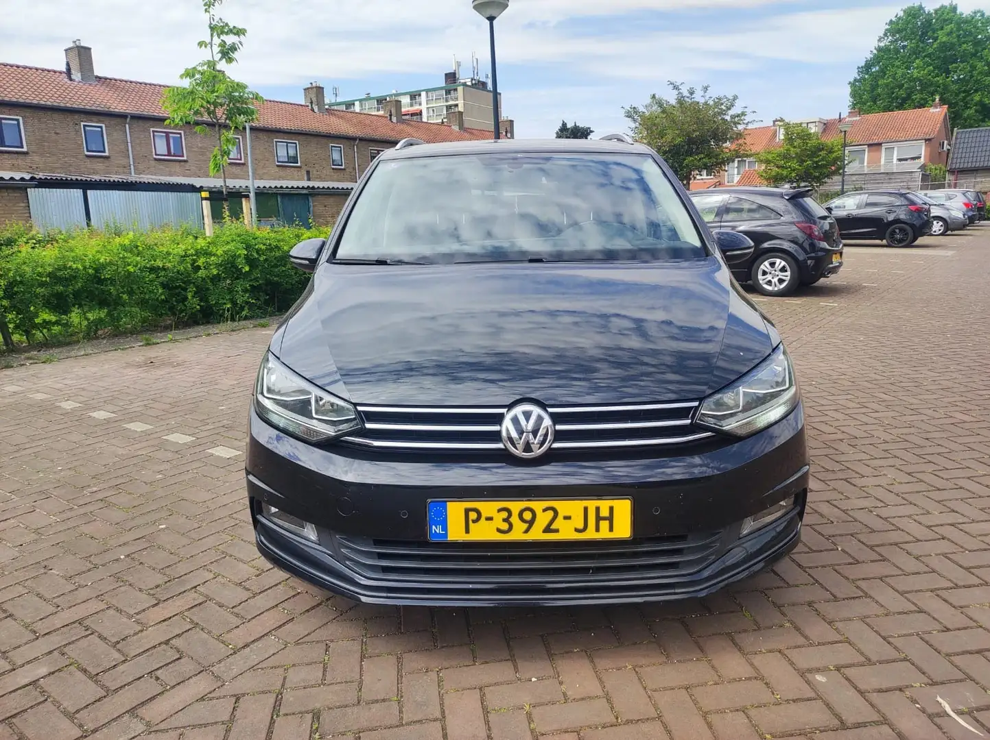 Volkswagen Touran 1.2 TSI Comfortl. 7p Zwart - 1