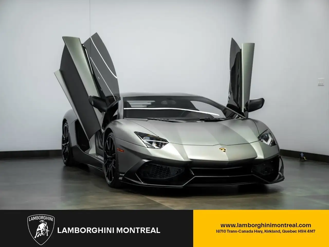 Lamborghini Aventador photo Lamborghini Aventador