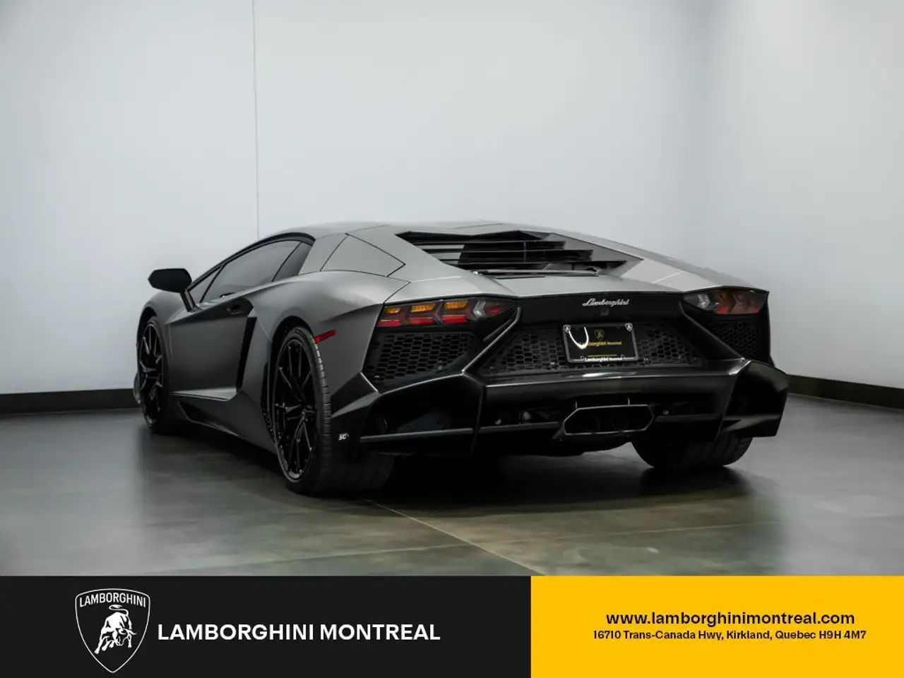 Lamborghini Aventador photo Lamborghini Aventador