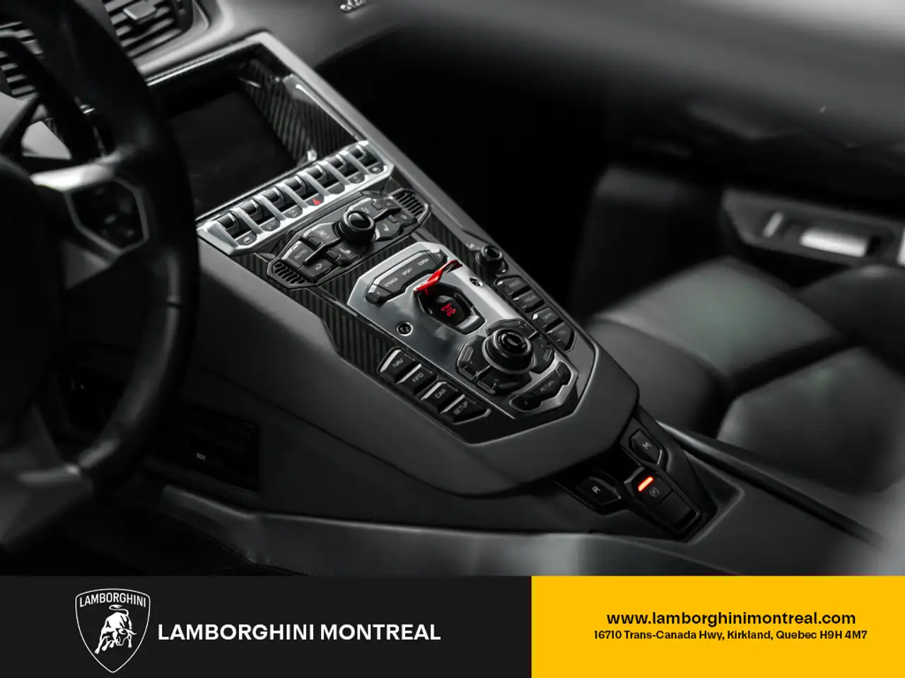 Lamborghini Aventador снимка Lamborghini Aventador