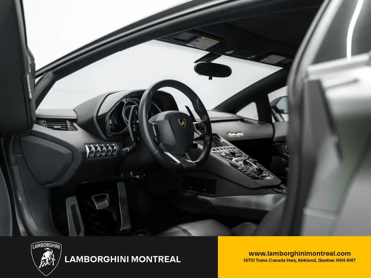 Lamborghini Aventador снимка Lamborghini Aventador