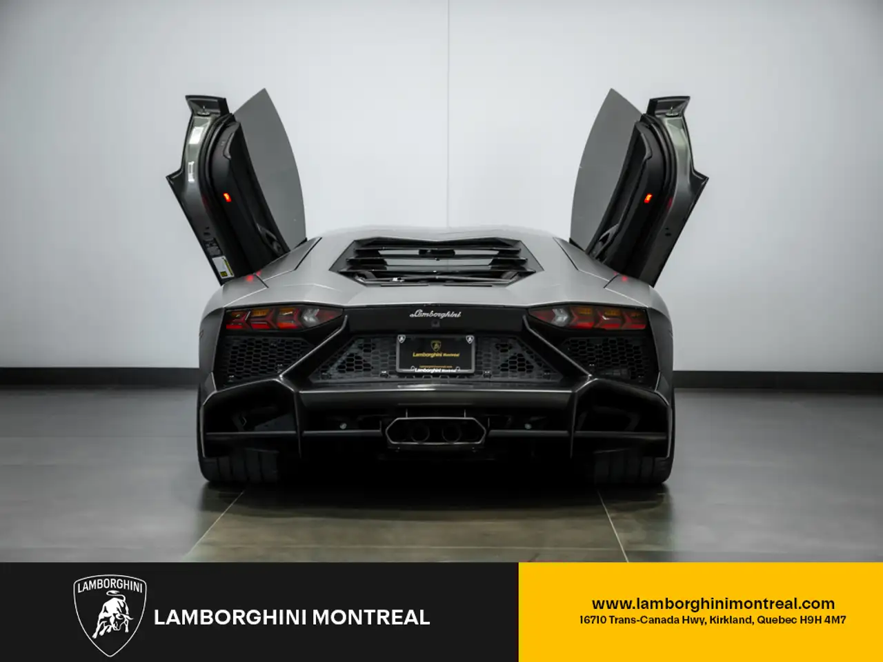 Lamborghini Aventador снимка Lamborghini Aventador