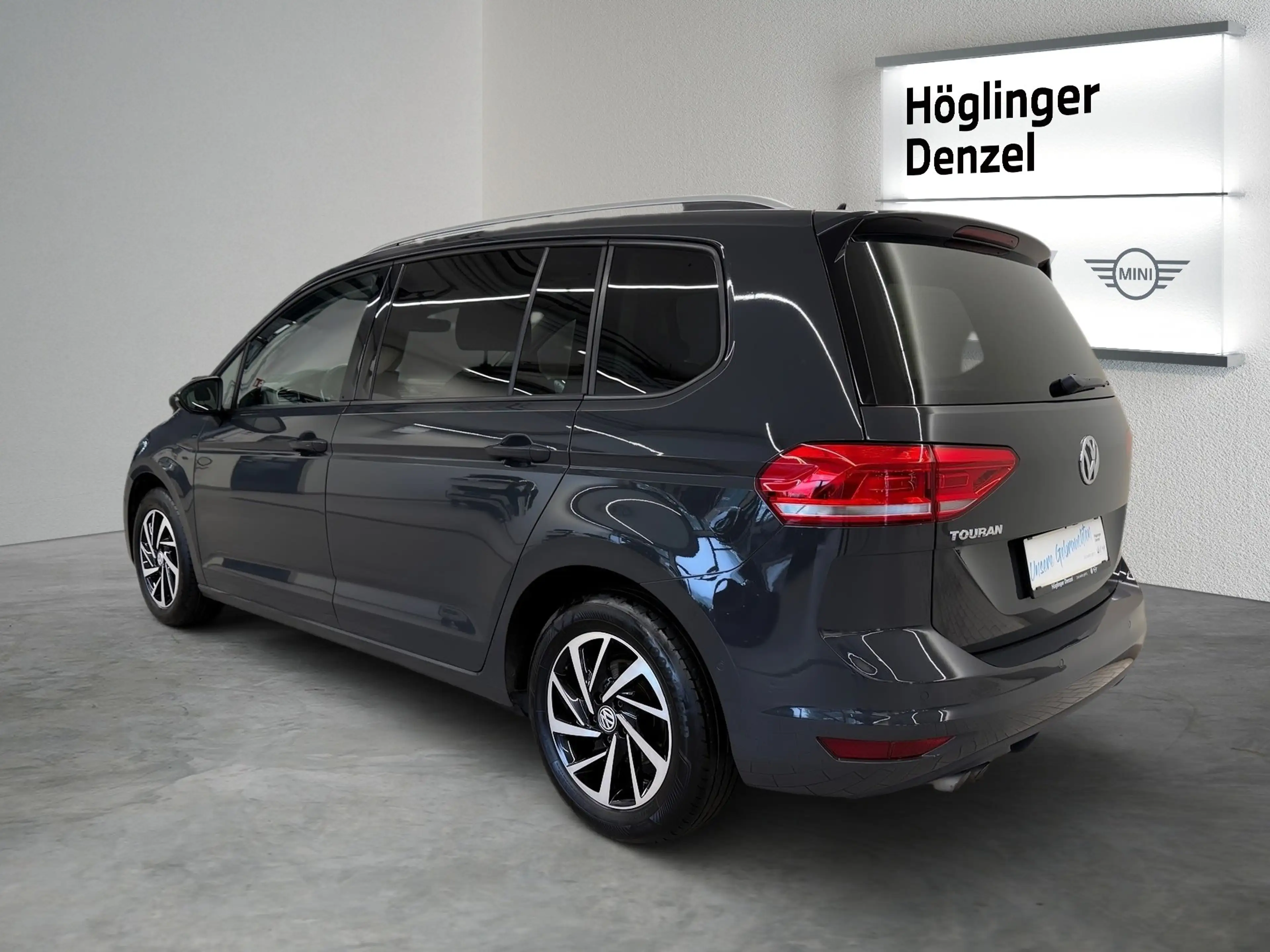 Volkswagen Touran Comfortline 2,0 BMT TDI DSG — photo 10