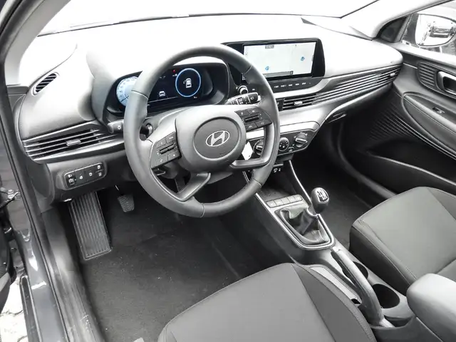 Hyundai i20 view 5