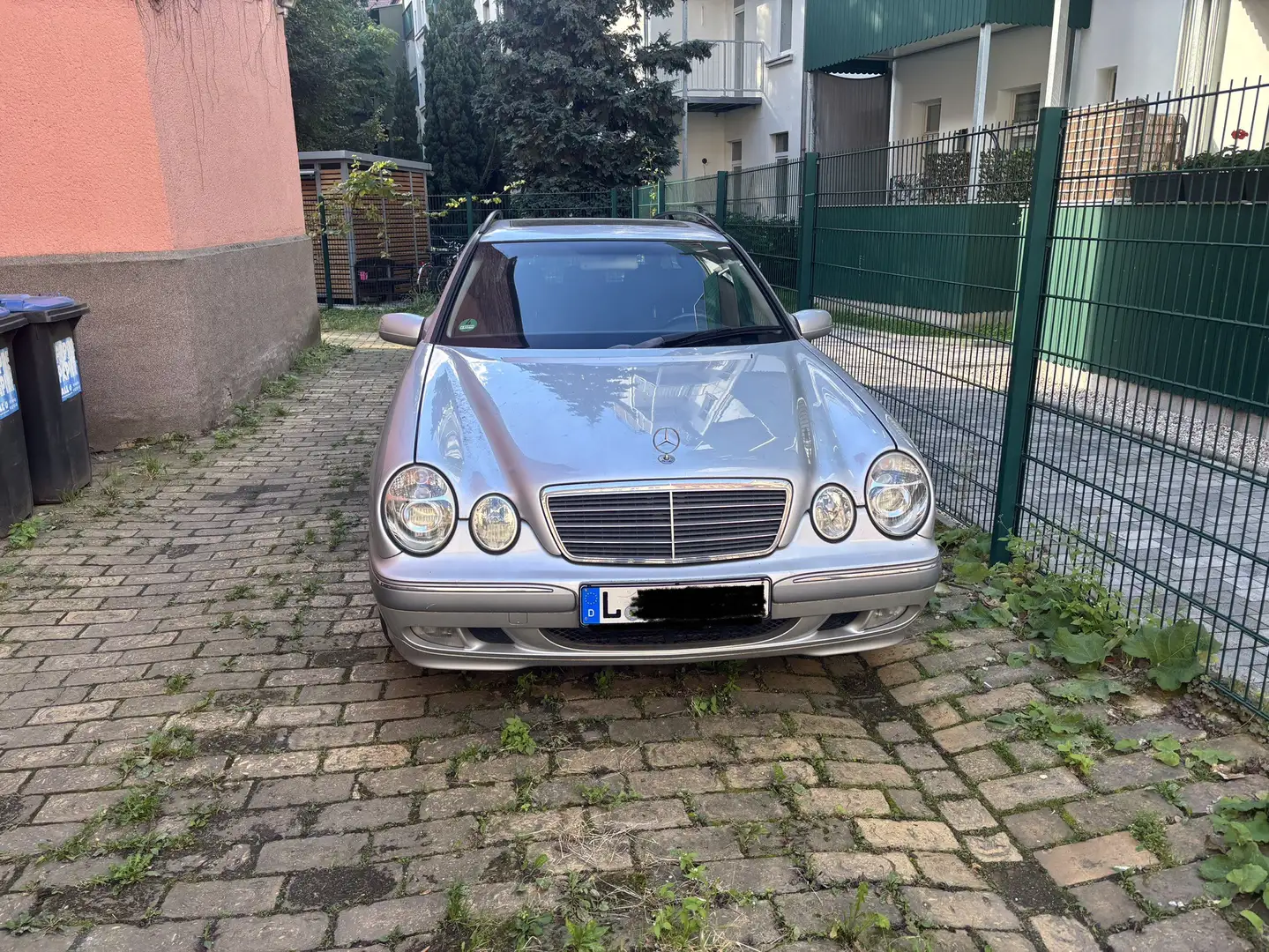 Mercedes-Benz E 240 T Elegance, TÜV 6.2027, Mopf, kaum Rost - 1