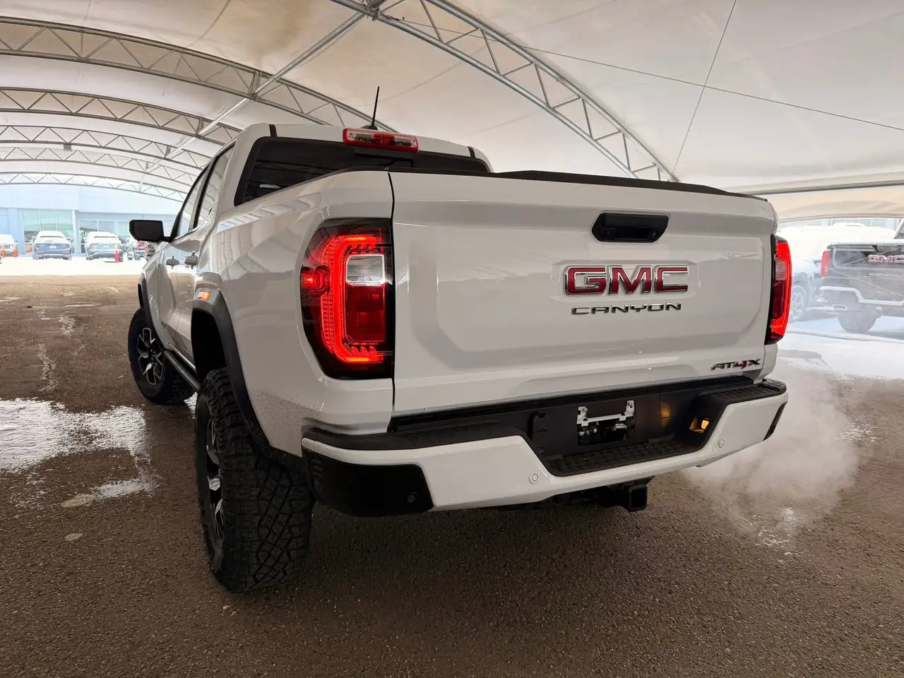 GMC Canyon снимка GMC Canyon