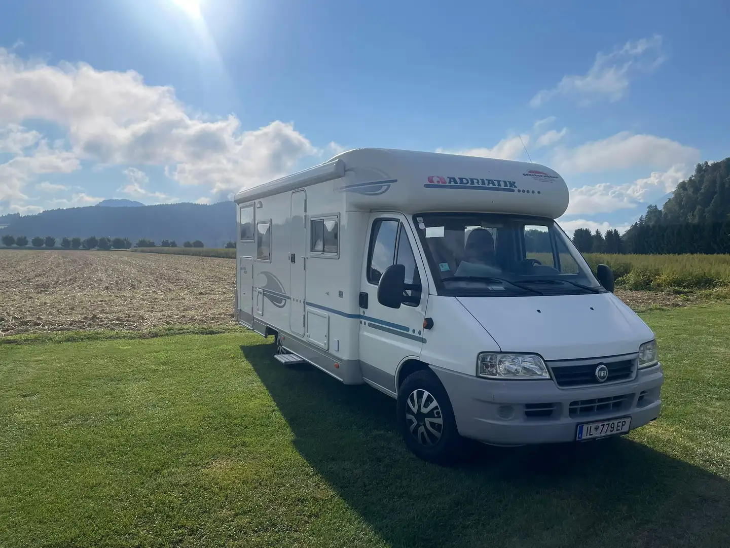 Caravans-Wohnm Adria Wohnmobil Adria Coral 680 Sp Weiß - 2