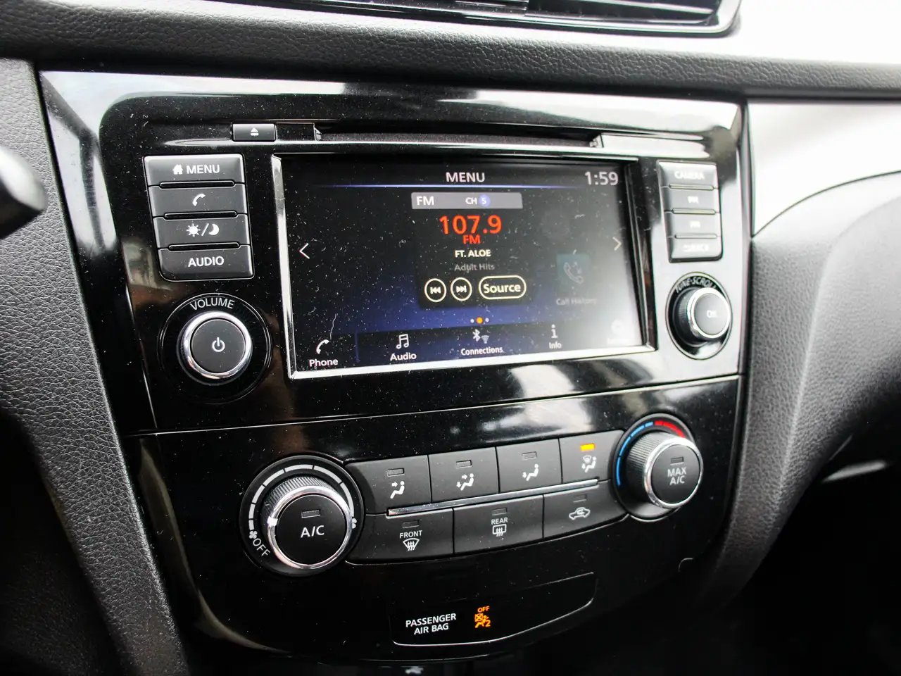 Nissan Qashqai снимка Nissan Qashqai
