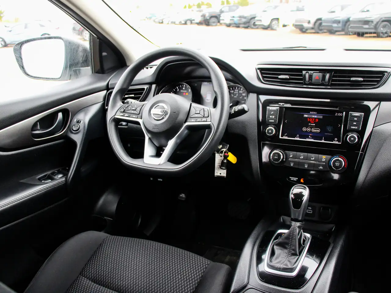 Nissan Qashqai снимка Nissan Qashqai