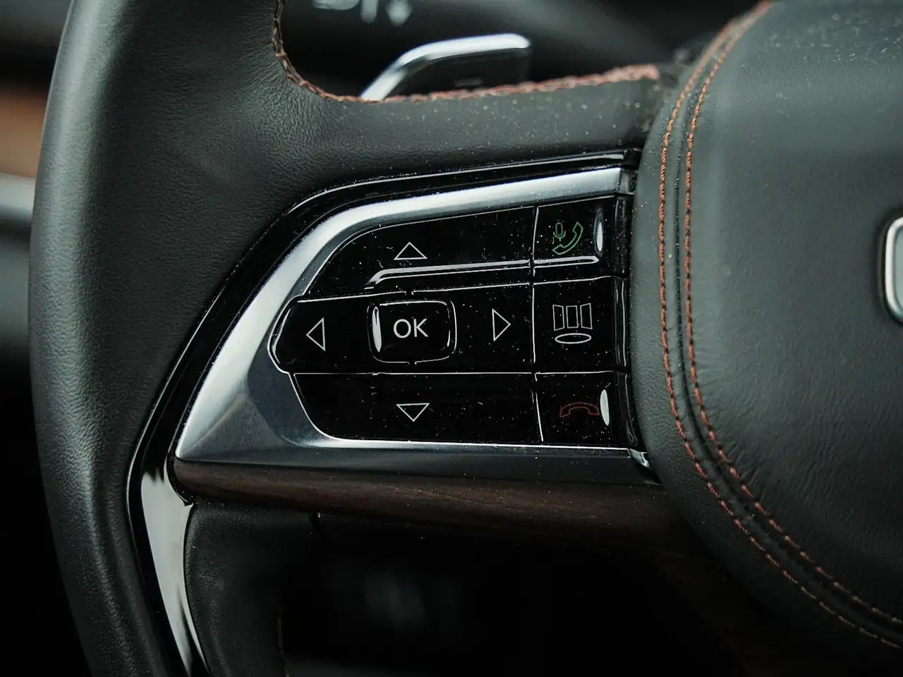 Jeep Grand Cherokee снимка Jeep Grand Cherokee