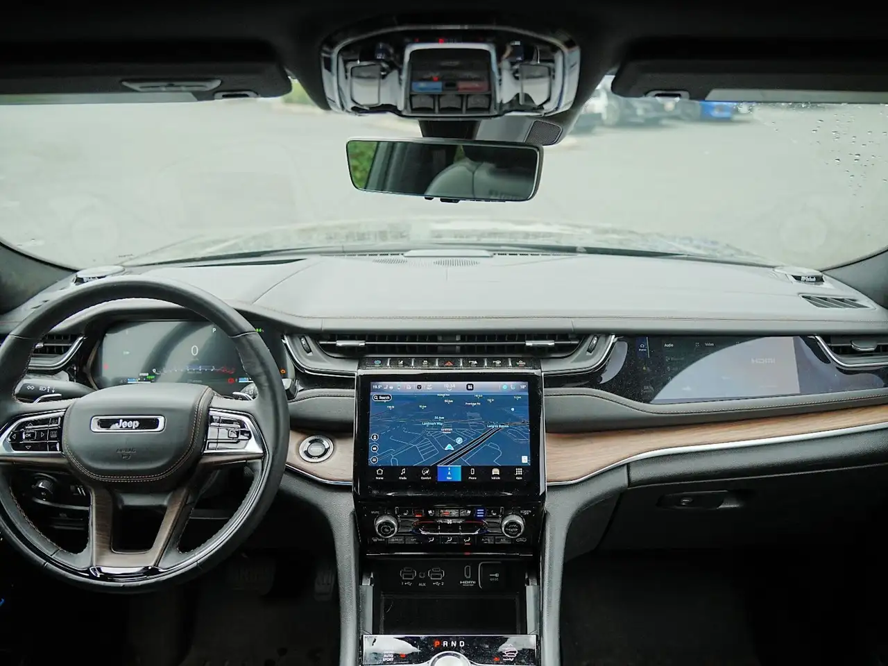 Jeep Grand Cherokee снимка Jeep Grand Cherokee