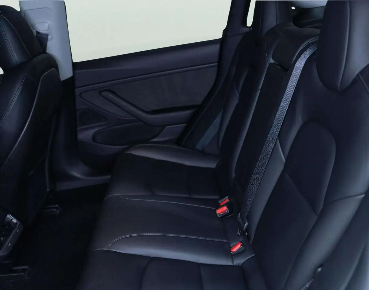 Tesla Model 3 снимка Tesla Model 3