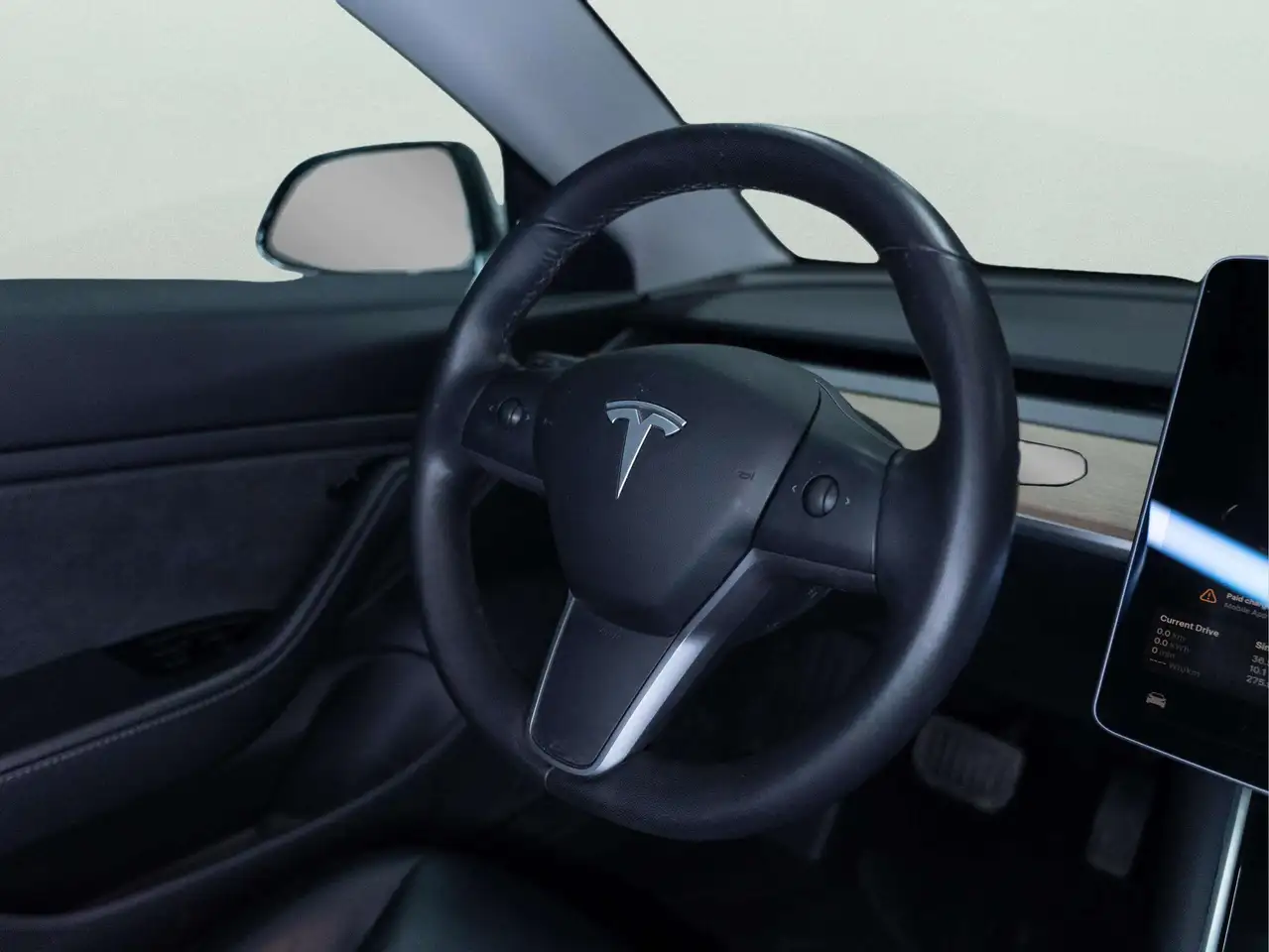 Tesla Model 3 снимка Tesla Model 3