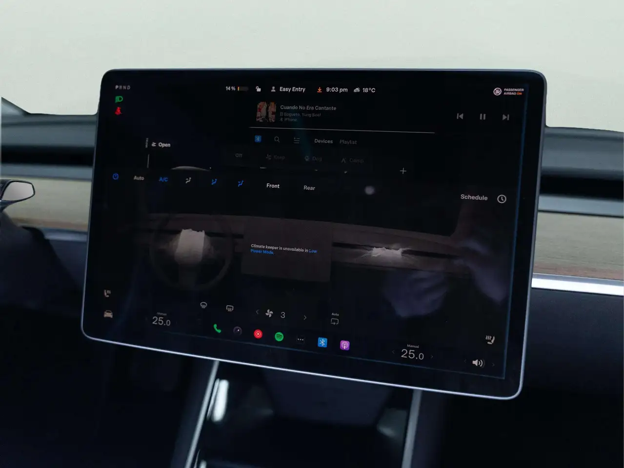Tesla Model 3 снимка Tesla Model 3