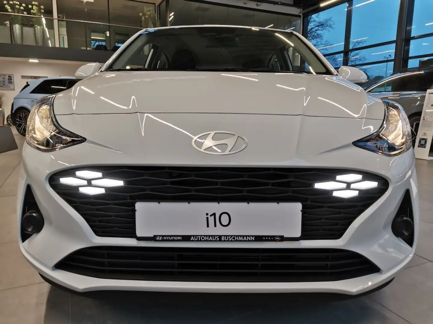 Hyundai i10 Select +RFK+NAVI+LED+ Weiß - 2