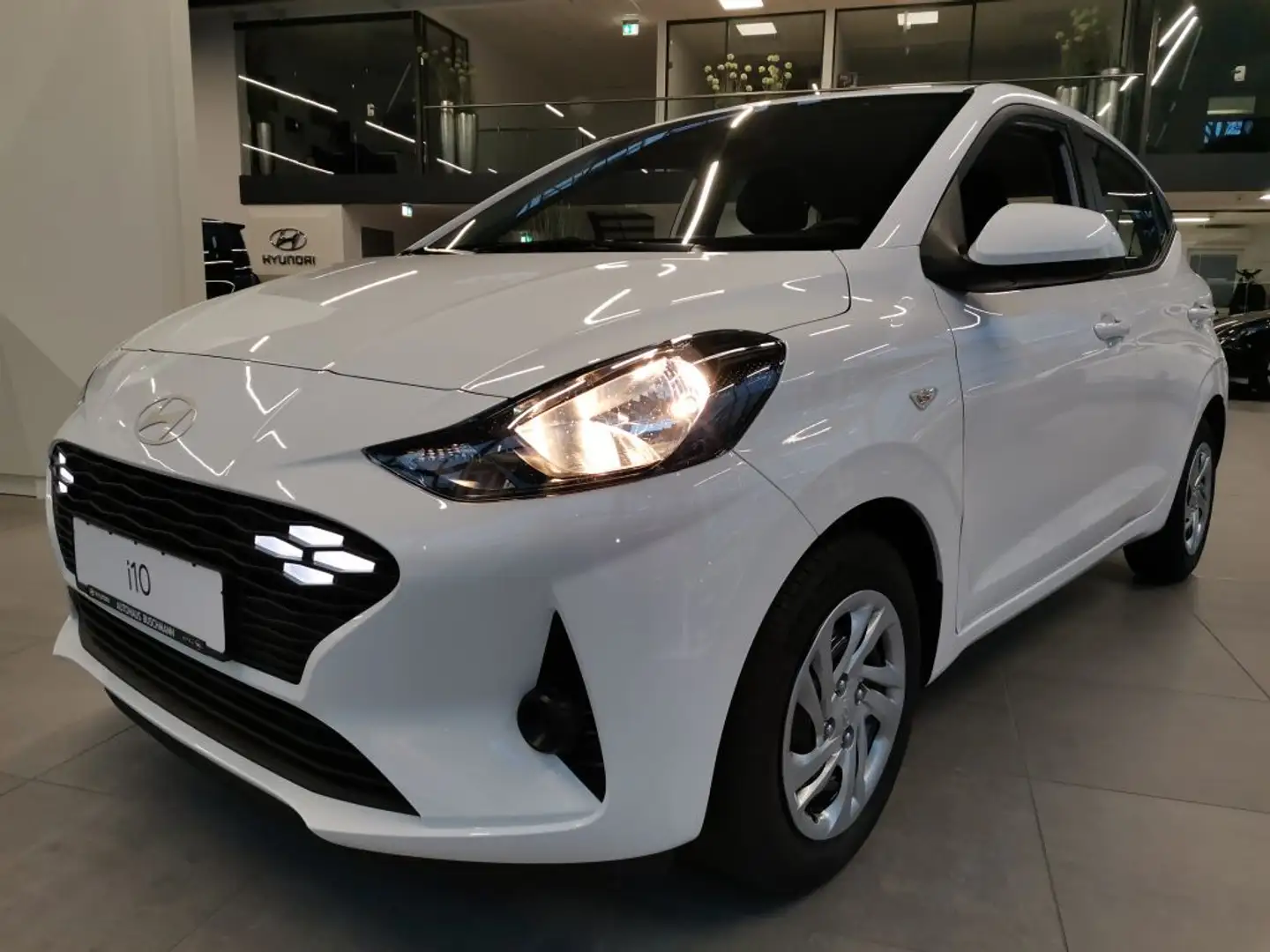 Hyundai i10 Select +RFK+NAVI+LED+ Weiß - 1