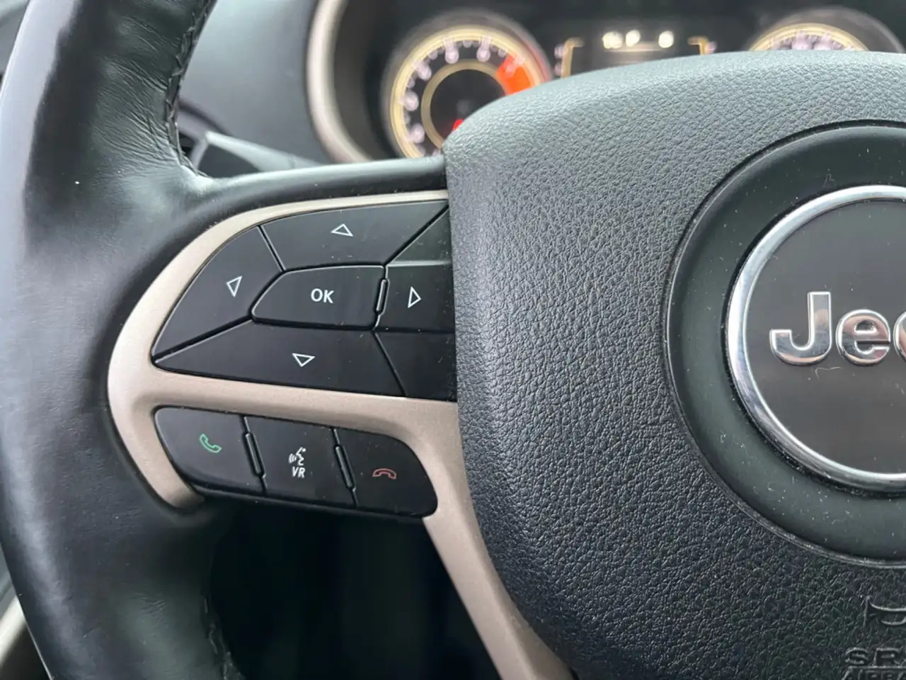 Jeep Cherokee снимка Jeep Cherokee