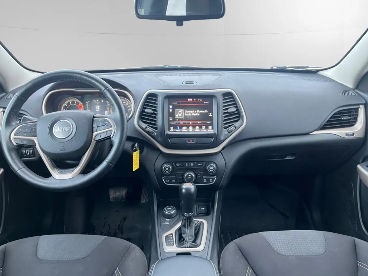 Jeep Cherokee снимка Jeep Cherokee