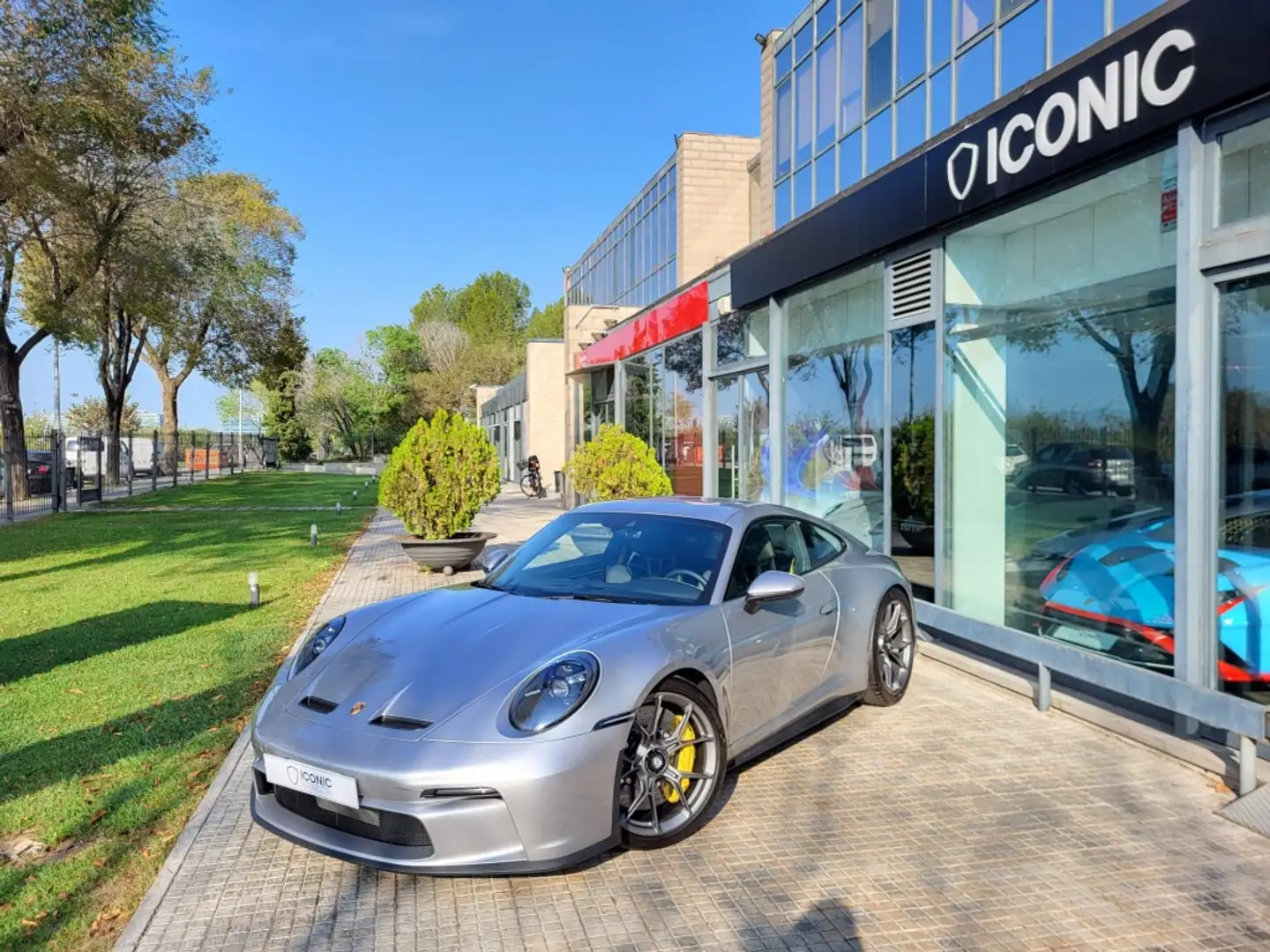 Porsche 992 GT3 Touring Package PDK Argent - 1