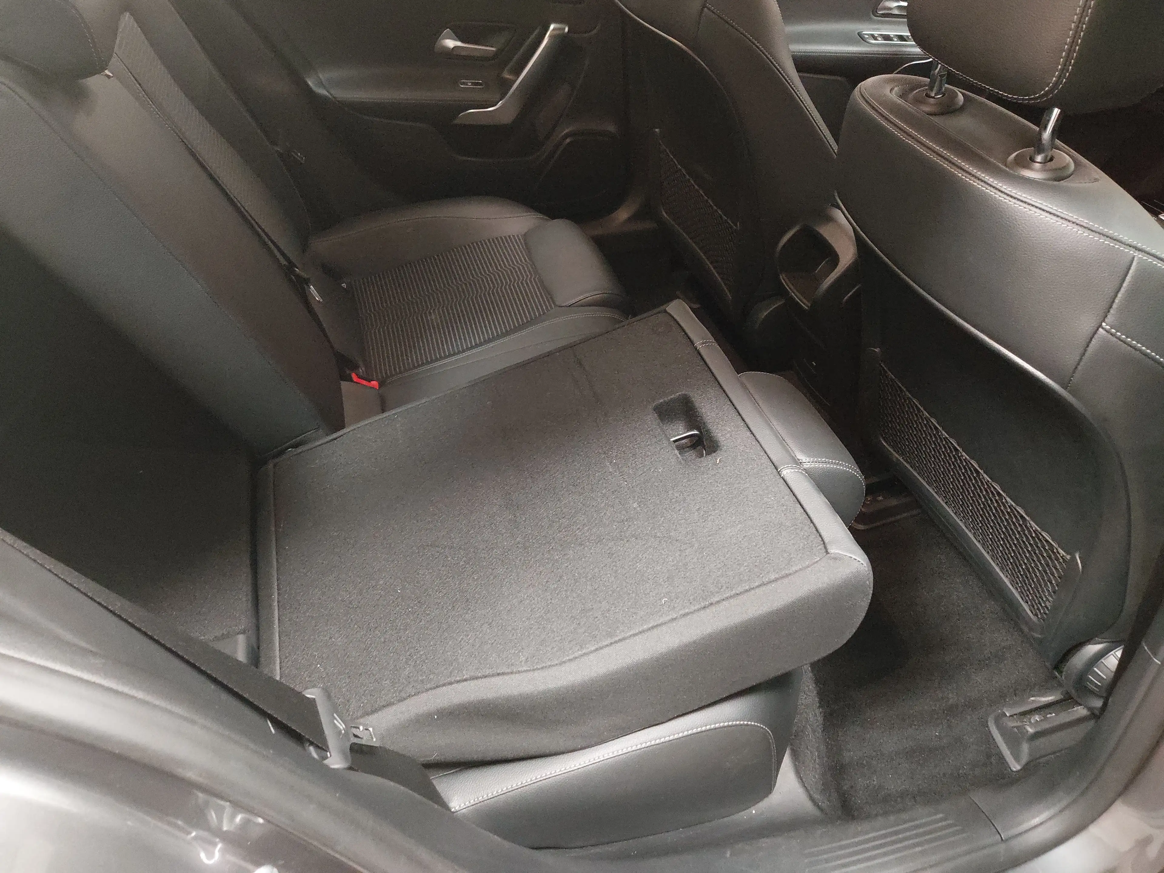 Mercedes-Benz A 220 MB A 220 Lim. Progressive T-Leder Navi LED RFK Shz — photo 11