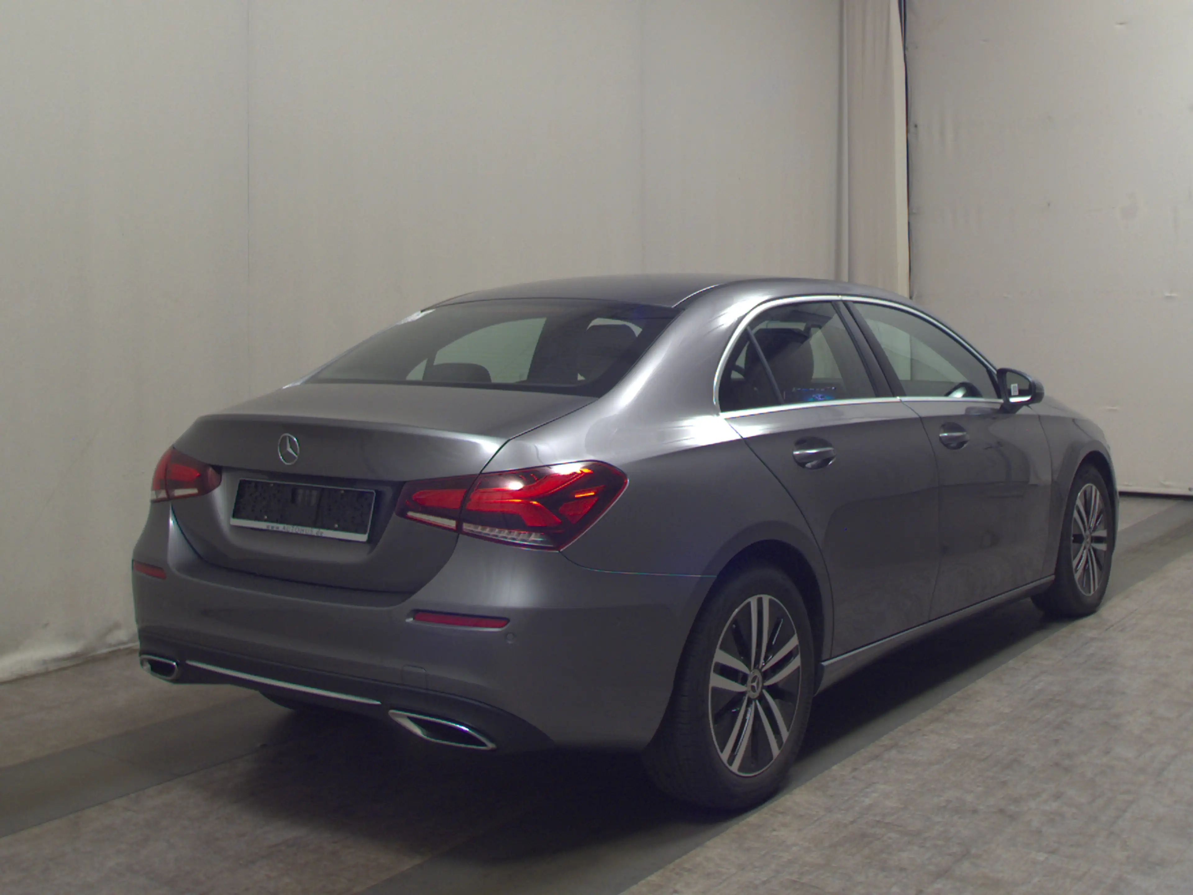 Mercedes-Benz A 220 MB A 220 Lim. Progressive T-Leder Navi LED RFK Shz — photo 4