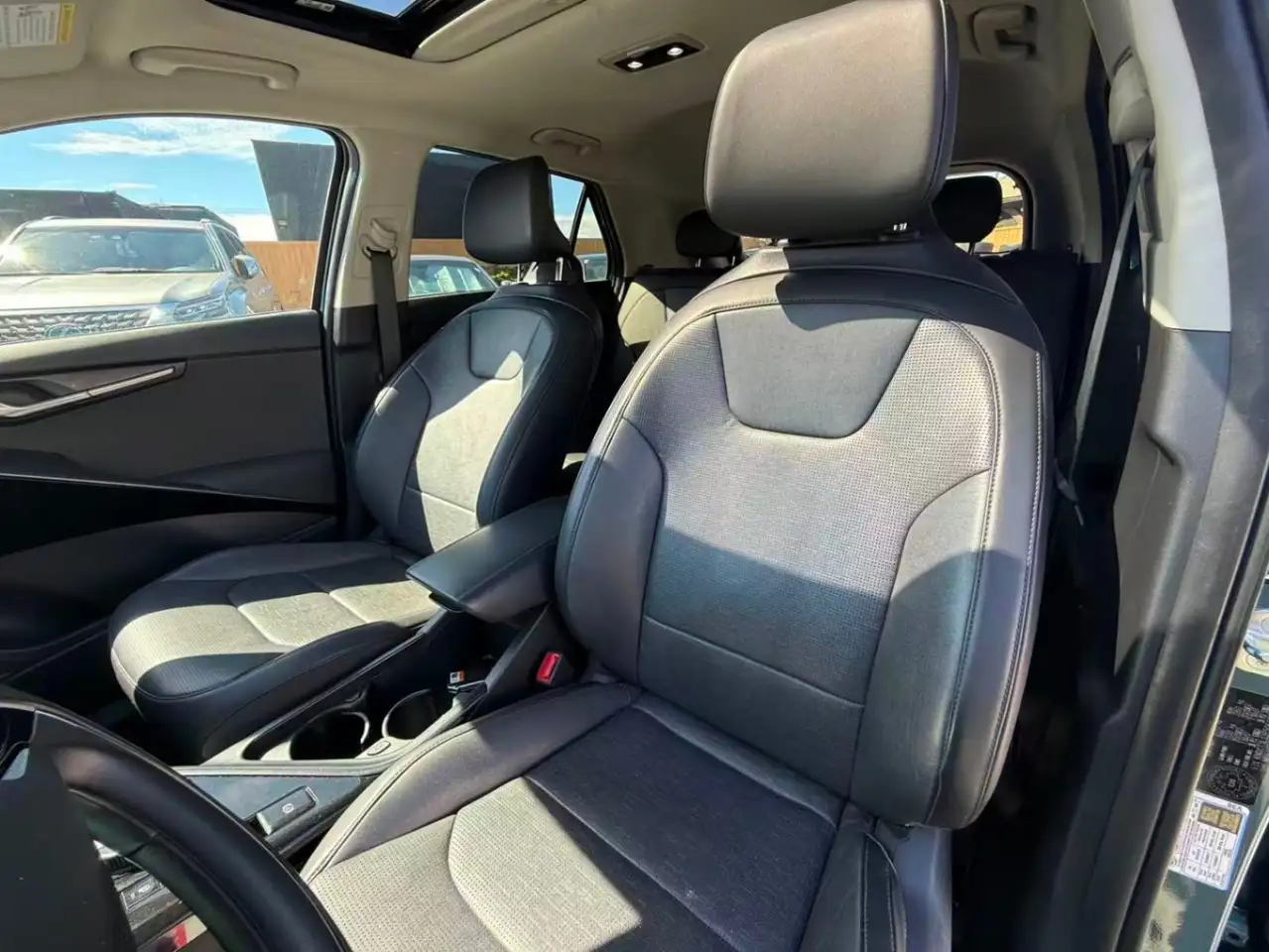 Kia Niro снимка Kia Niro