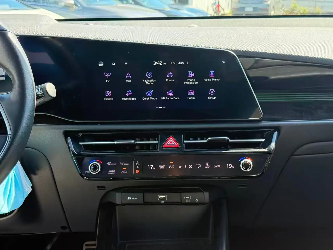 Kia Niro снимка Kia Niro