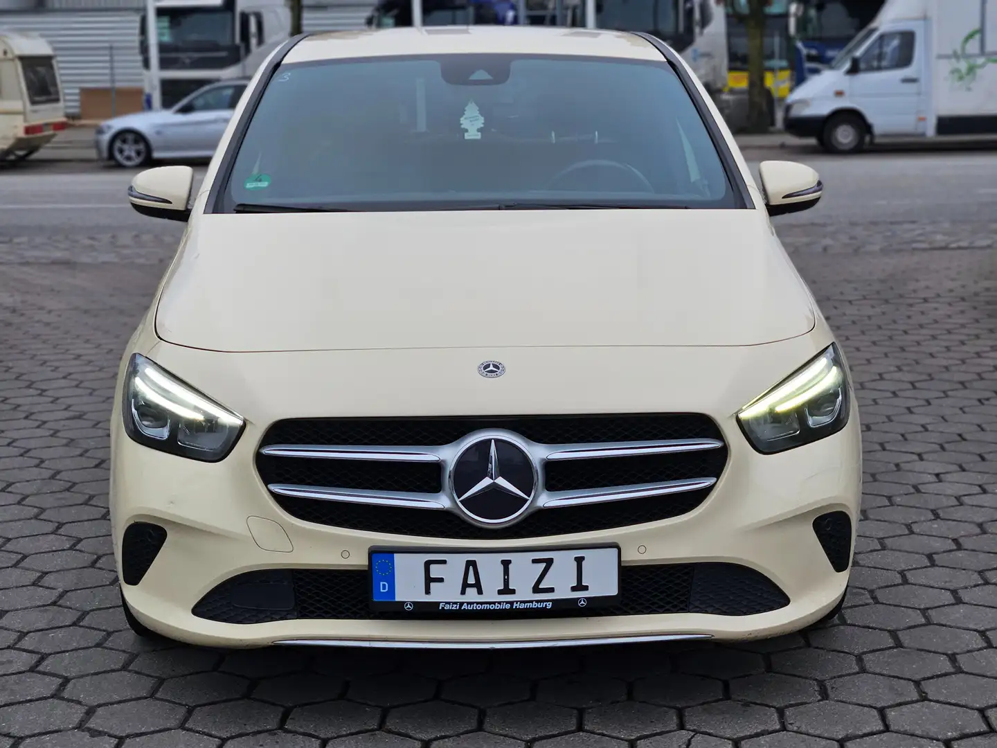 Mercedes-Benz B 200 d Mercedes-Motor Navi Kamera PDC Modell 2020 Beige - 2