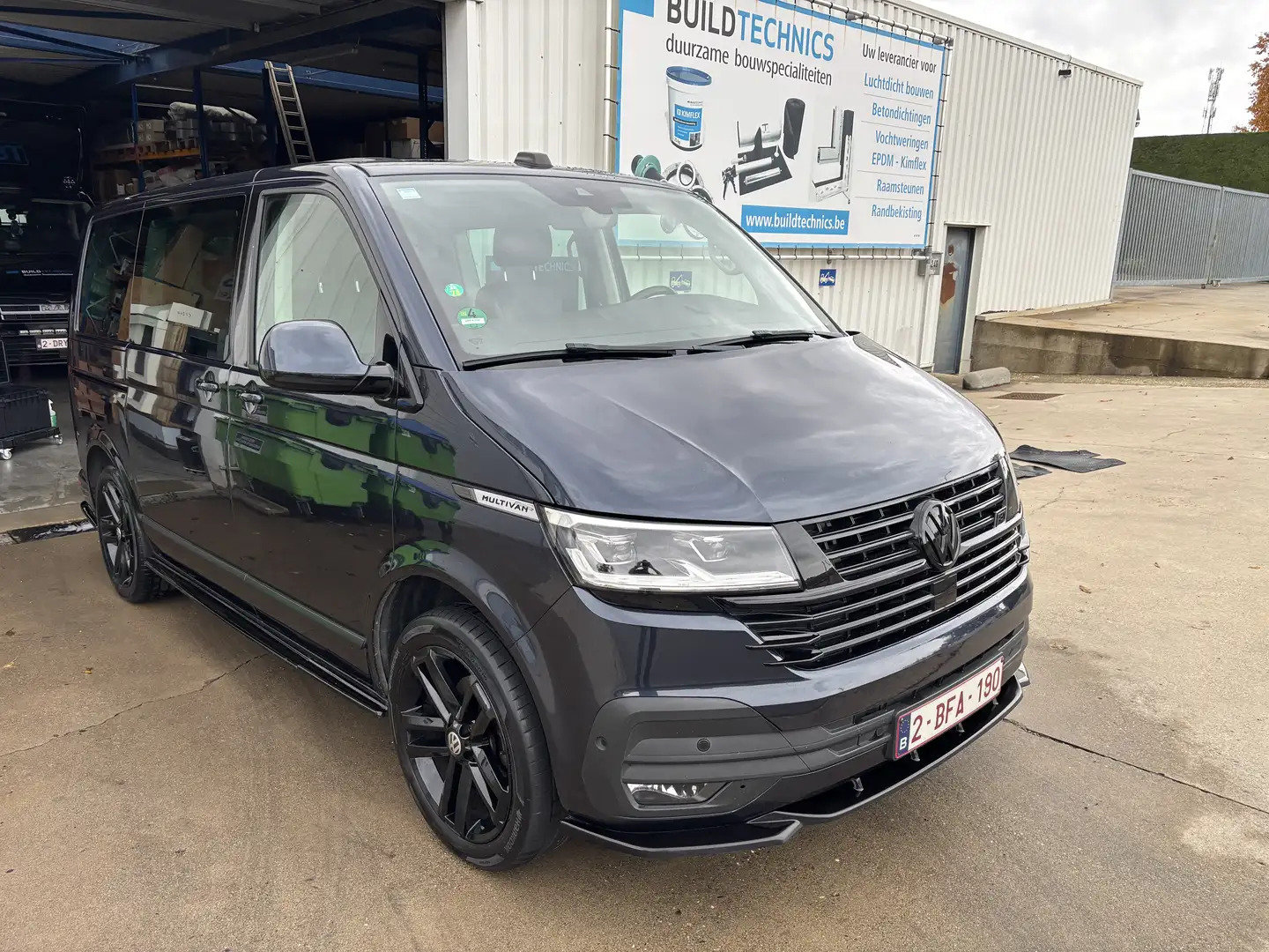 Volkswagen T6.1 Multivan Kurz DSG Highline Bleu - 1