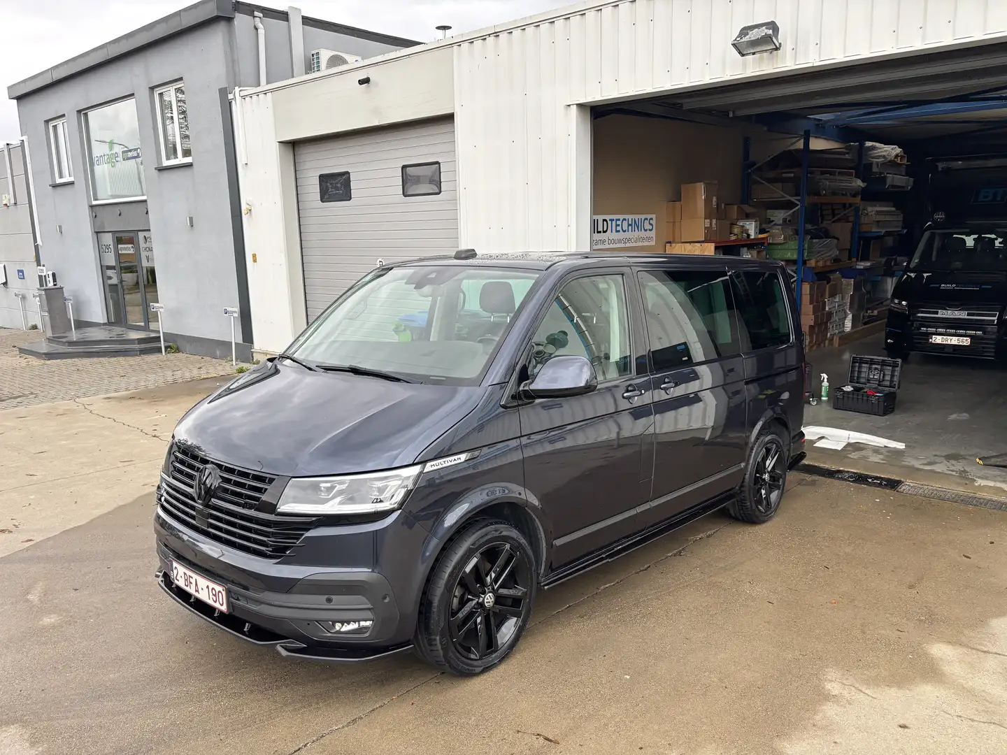 Volkswagen T6.1 Multivan Kurz DSG Highline Bleu - 2