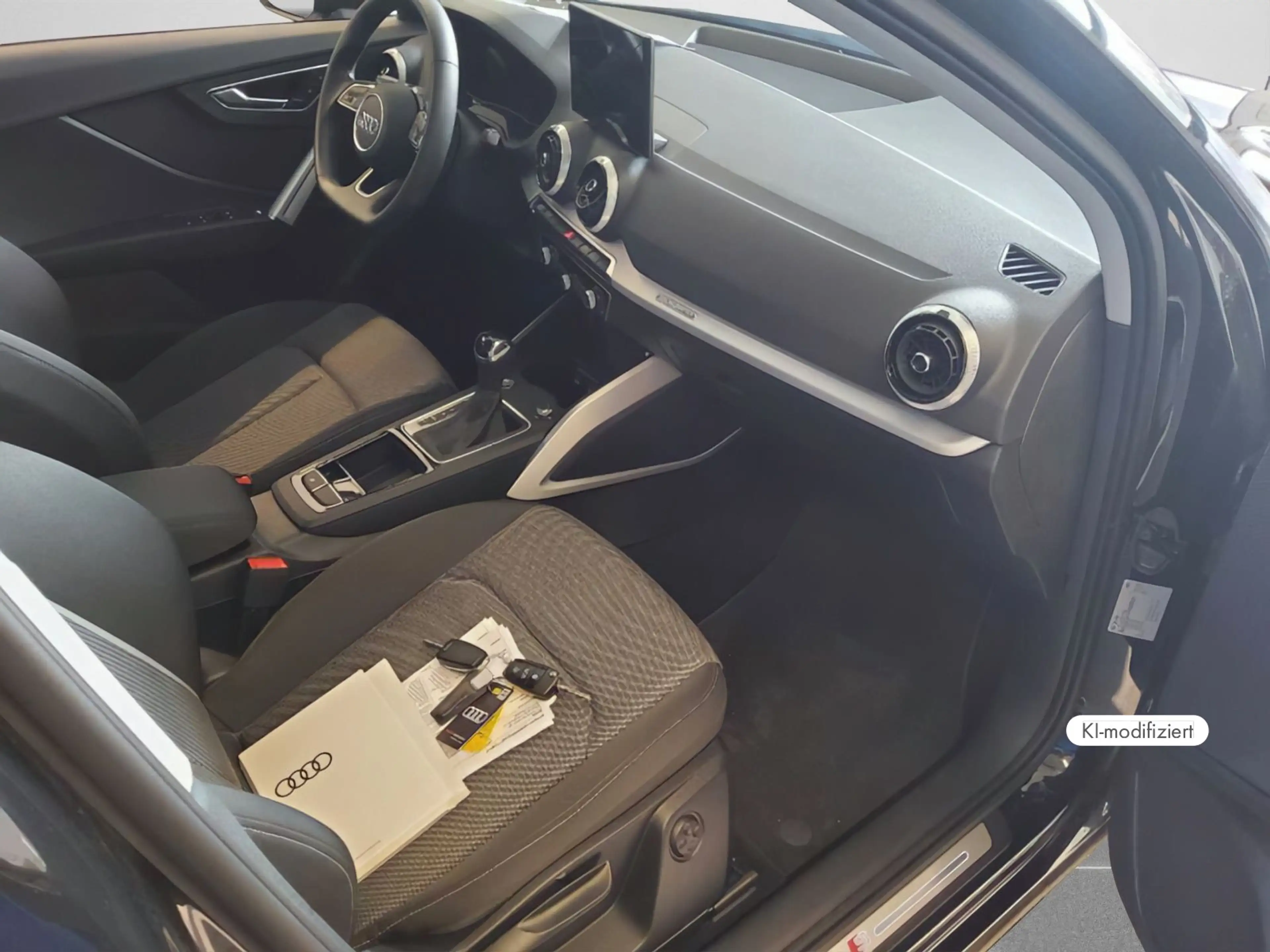 Audi Q2 S line 2.0 TFSI EINPAKRHILFE HINTEN LED SHZ — photo 5