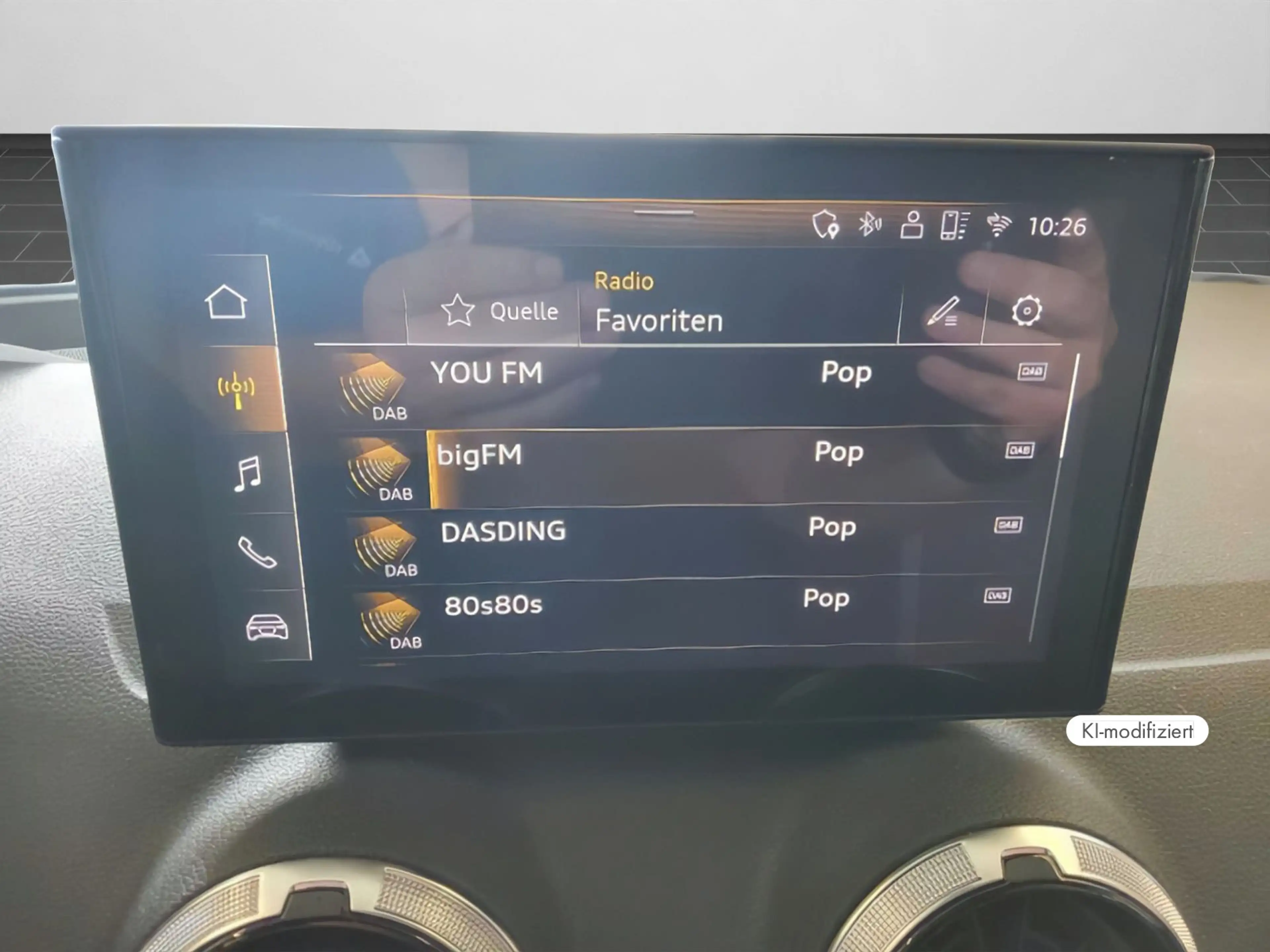 Audi Q2 S line 2.0 TFSI EINPAKRHILFE HINTEN LED SHZ — photo 10