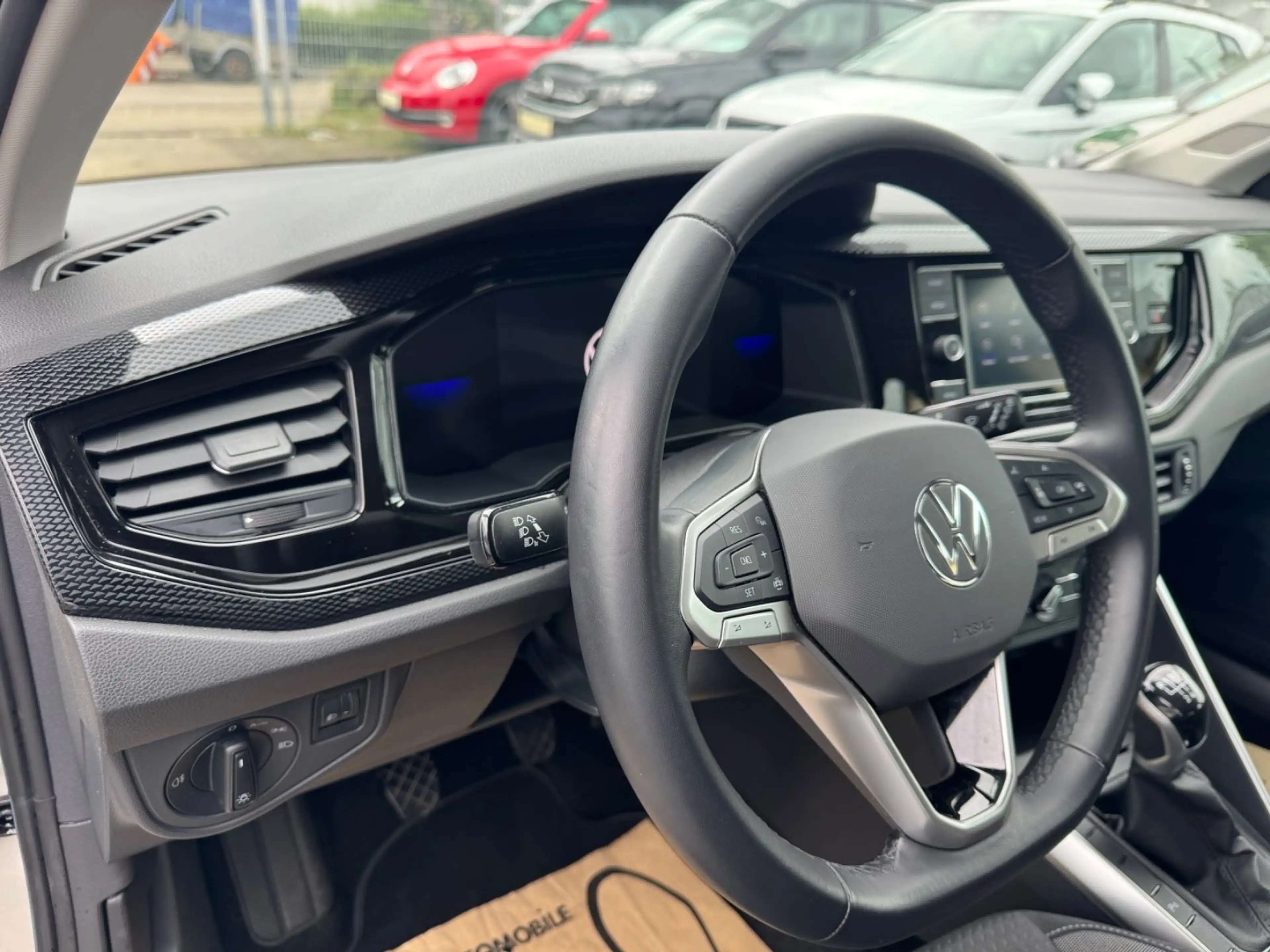 Volkswagen Polo VI Life — photo 9