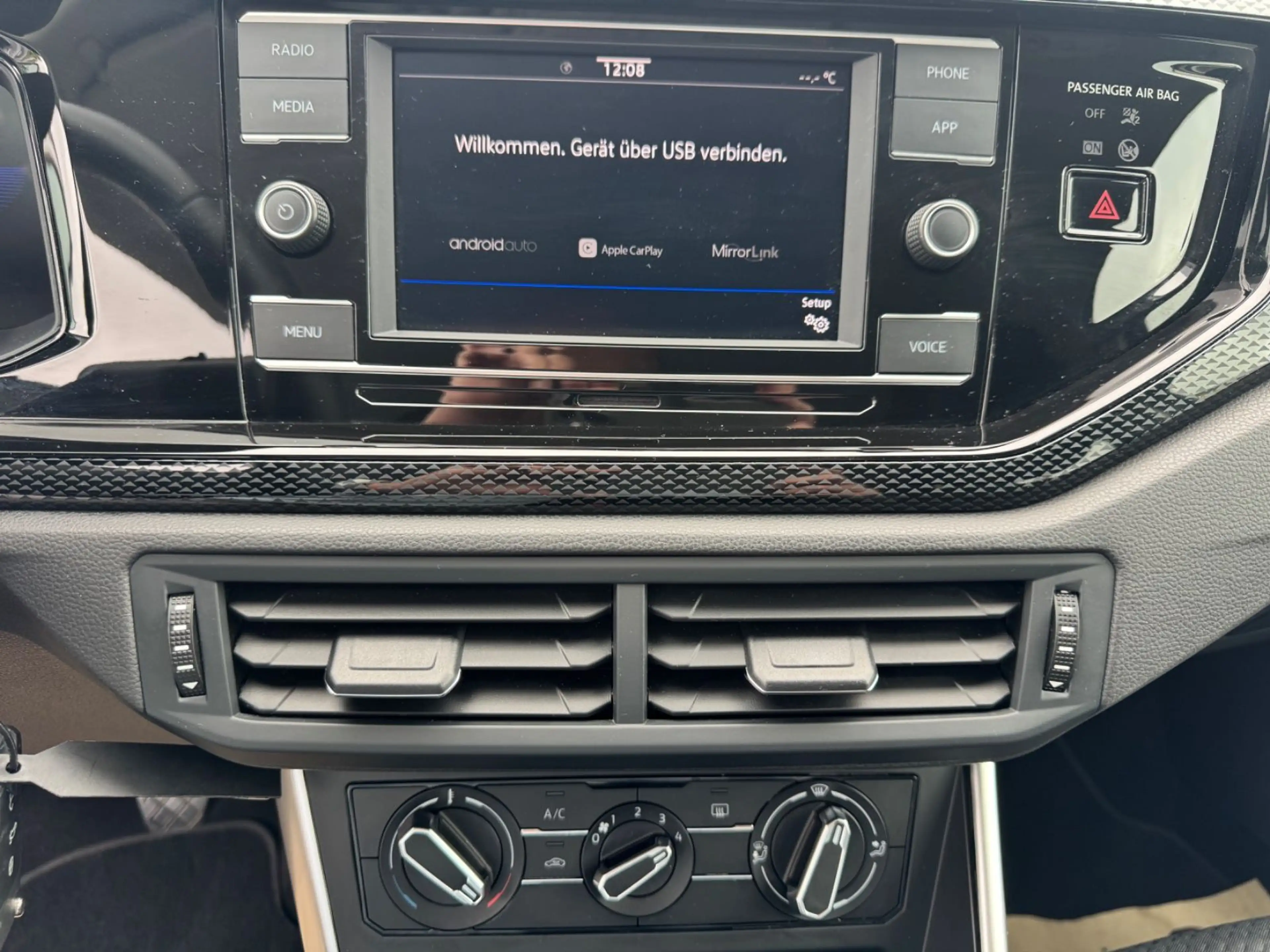 Volkswagen Polo VI Life — photo 12